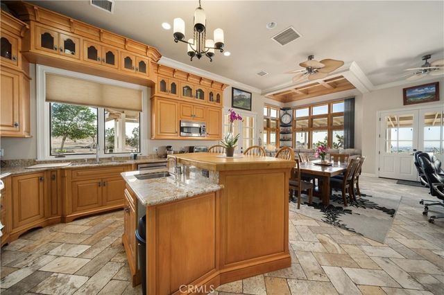 35655 52nd Street E, Palmdale, CA 93552