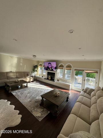 5 Willow Avenue, Matawan, NJ 07747