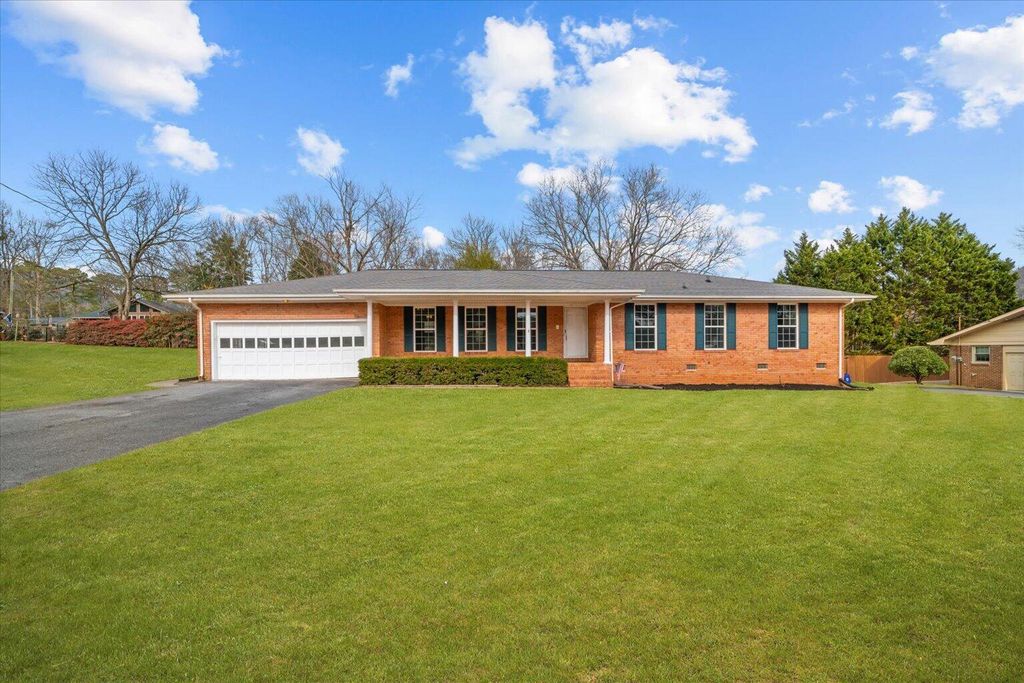 129 Lisa Lane, Dalton, GA 30720