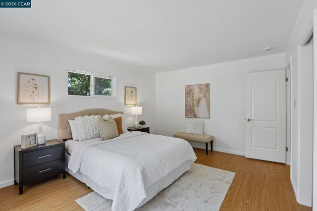 8 Bristol Ct, Pleasant Hill, CA 94523