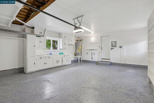 8 Bristol Ct, Pleasant Hill, CA 94523