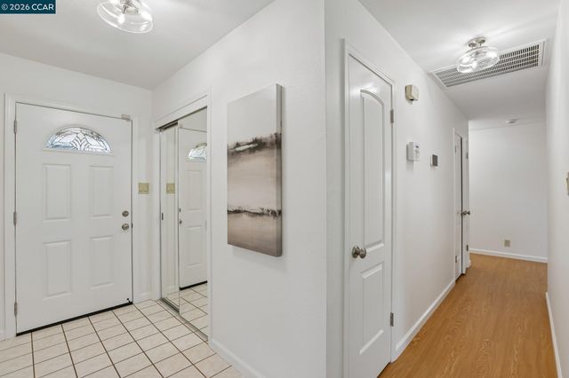 8 Bristol Ct, Pleasant Hill, CA 94523