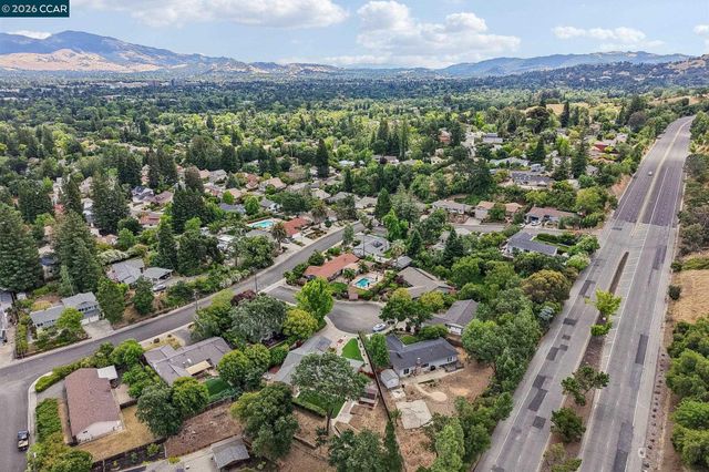 8 Bristol Ct, Pleasant Hill, CA 94523