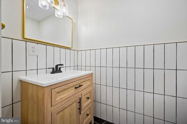 1702 N STILLMAN ST, Philadelphia, PA 19121