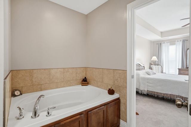 7630 GOLDEN WILLOW DR, Columbia, MO 65202