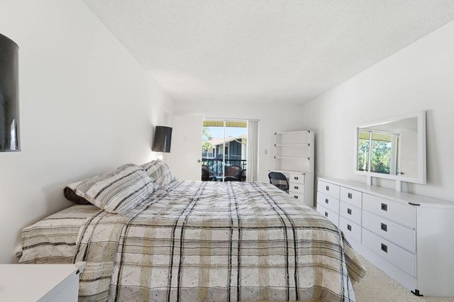 6519 Chasewood Drive E, Jupiter, FL 33458