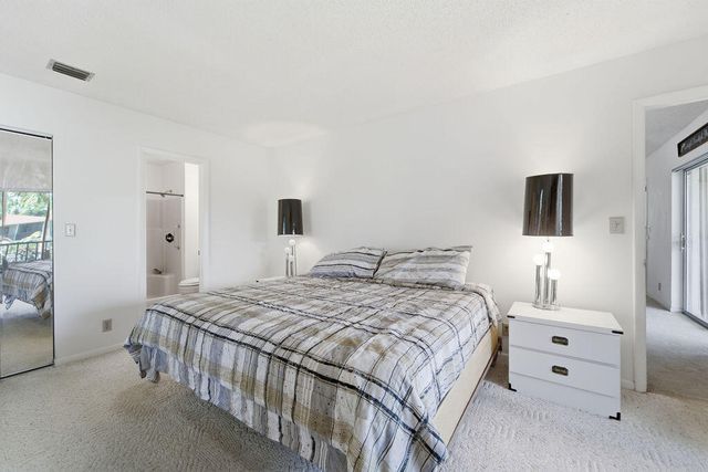 6519 Chasewood Drive E, Jupiter, FL 33458