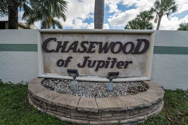 6519 Chasewood Drive E, Jupiter, FL 33458
