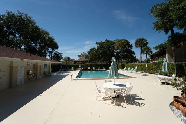 6519 Chasewood Drive E, Jupiter, FL 33458