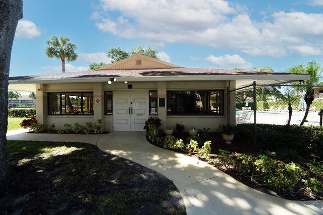 6519 Chasewood Drive E, Jupiter, FL 33458