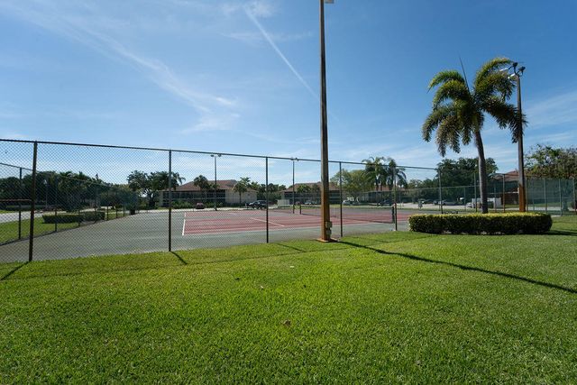 6519 Chasewood Drive E, Jupiter, FL 33458