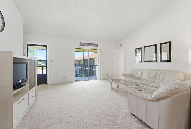 6519 Chasewood Drive E, Jupiter, FL 33458
