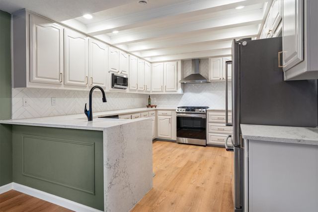 1636 Crooked Creek Drive, Carrollton, TX 75007