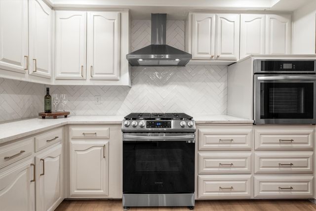 1636 Crooked Creek Drive, Carrollton, TX 75007