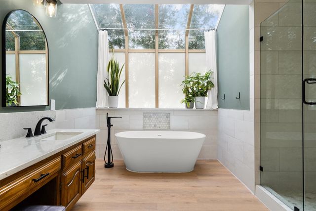 1636 Crooked Creek Drive, Carrollton, TX 75007