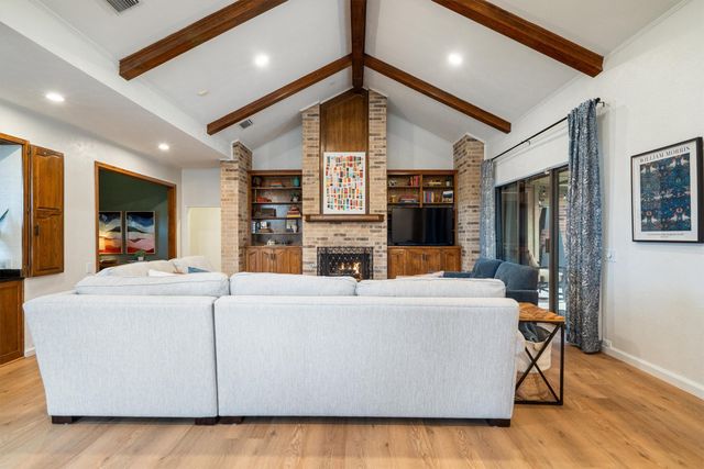 1636 Crooked Creek Drive, Carrollton, TX 75007