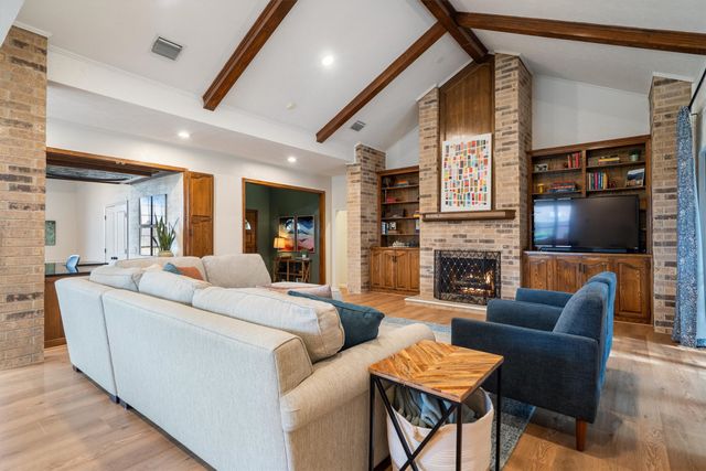 1636 Crooked Creek Drive, Carrollton, TX 75007