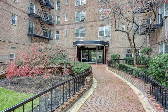 67-12 Yellowstone Boulevard D9, Forest Hills, NY 11375