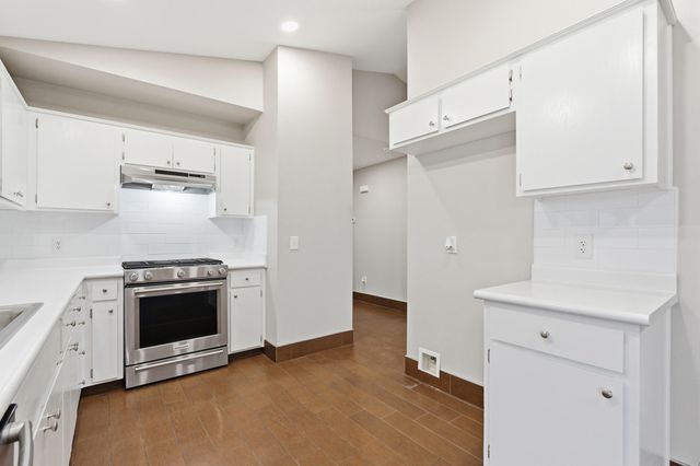 2344 N Turner Ct Court, Visalia, CA 93291