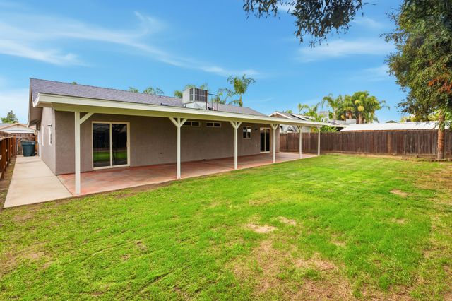 2344 N Turner Ct Court, Visalia, CA 93291