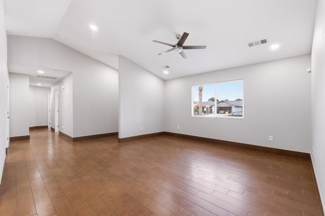 2344 N Turner Ct Court, Visalia, CA 93291