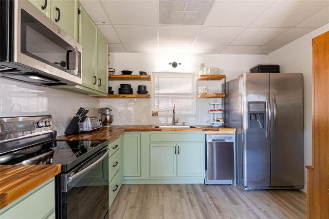 11010 3rd ST, Jonestown, TX 78645