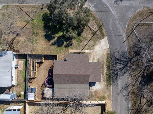 11010 3rd ST, Jonestown, TX 78645