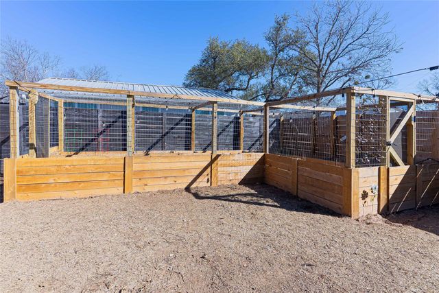 11010 3rd ST, Jonestown, TX 78645