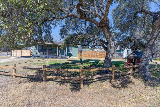 11010 3rd ST, Jonestown, TX 78645