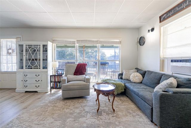 11010 3rd ST, Jonestown, TX 78645