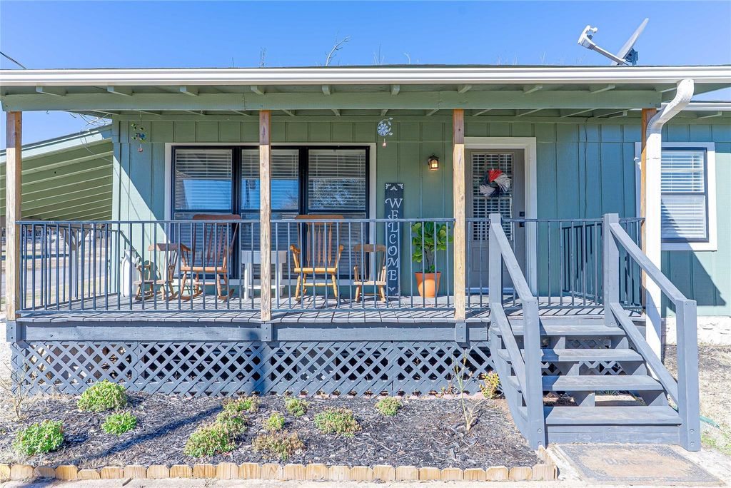 11010 3rd ST, Jonestown, TX 78645