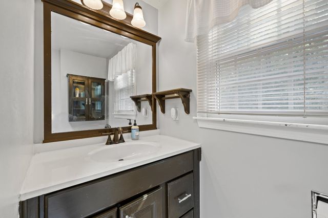 38 Monza Road, Nashua, NH 03064