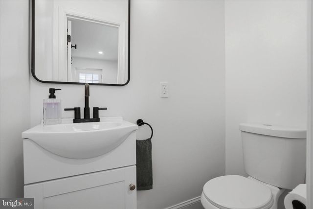 90 GREENFIELD AVE, Ardmore, PA 19003