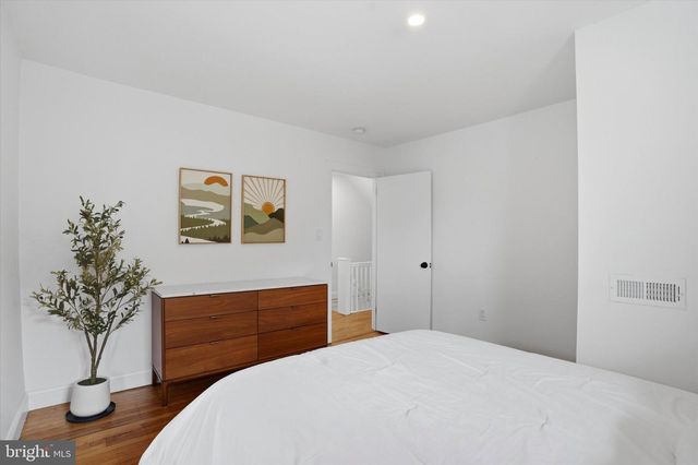 90 GREENFIELD AVE, Ardmore, PA 19003