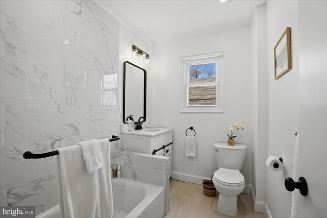 90 GREENFIELD AVE, Ardmore, PA 19003