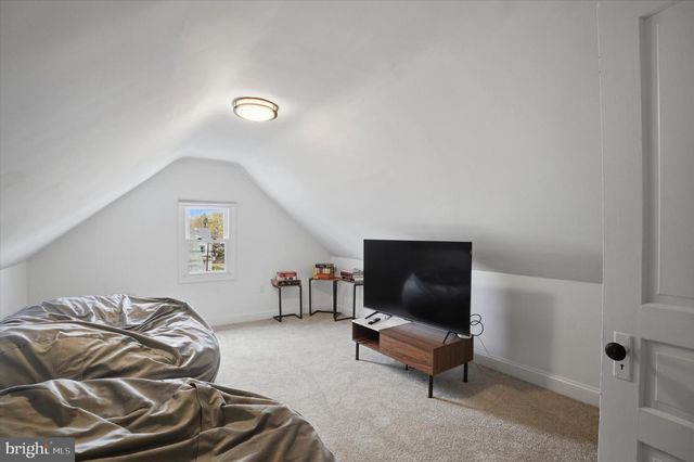 90 GREENFIELD AVE, Ardmore, PA 19003