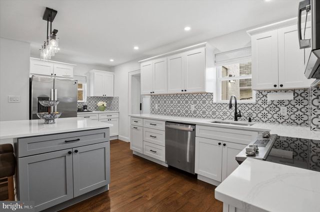 90 GREENFIELD AVE, Ardmore, PA 19003