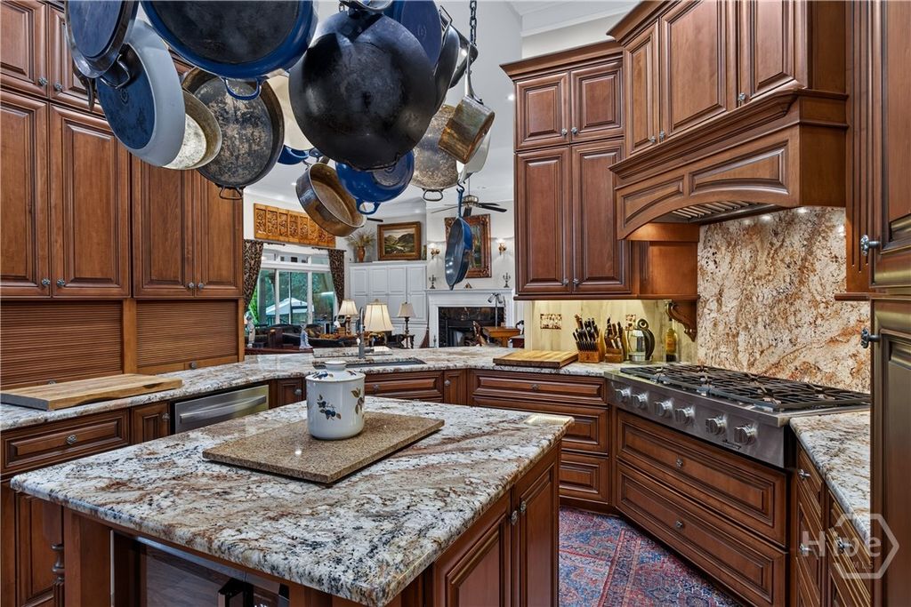 Image 14 of property listing at 2 Parsons Lane, Savannah, GA 31411