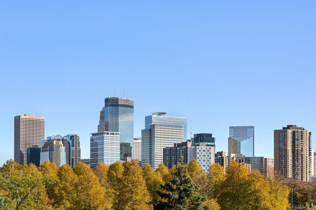 48 Groveland Terrace B307, Minneapolis, MN 55403