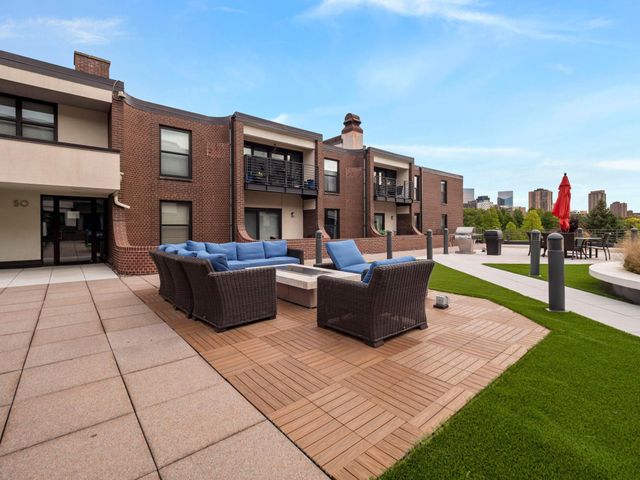 48 Groveland Terrace B307, Minneapolis, MN 55403