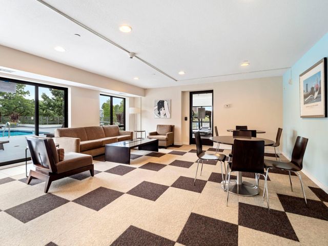 48 Groveland Terrace B307, Minneapolis, MN 55403