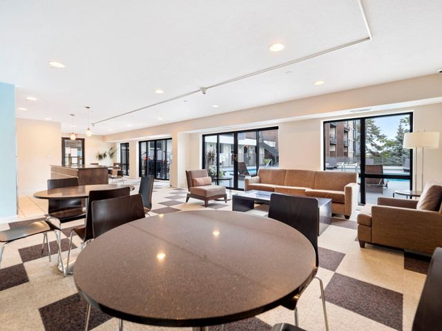 48 Groveland Terrace B307, Minneapolis, MN 55403