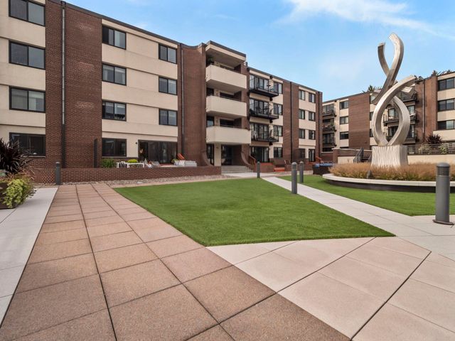 48 Groveland Terrace B307, Minneapolis, MN 55403