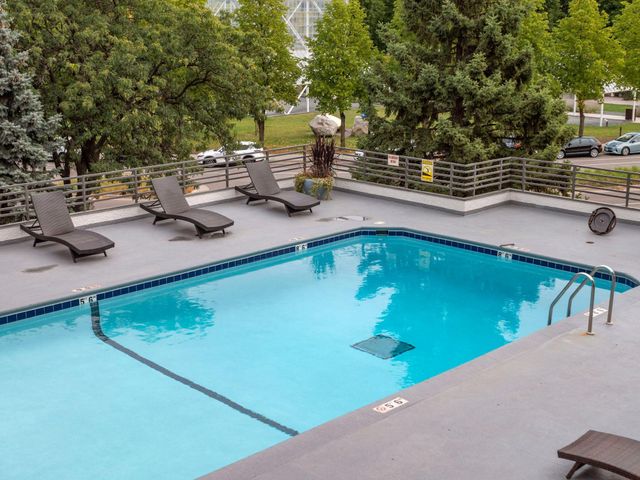 48 Groveland Terrace B307, Minneapolis, MN 55403