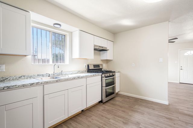 2024 Walter Street SE, Albuquerque, NM 87102