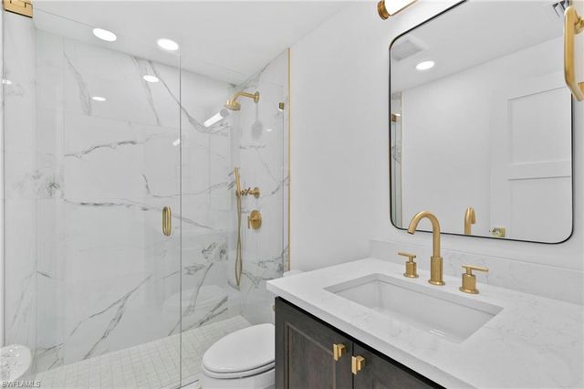 17 Knights Bridge RD, Naples, FL 34112