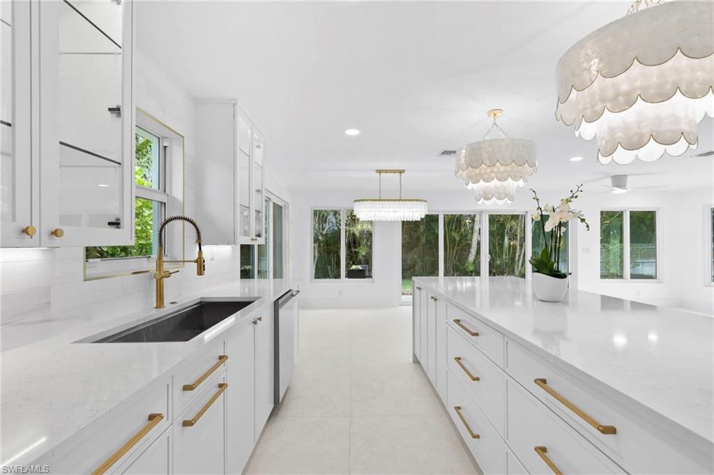 17 Knights Bridge RD, Naples, FL 34112