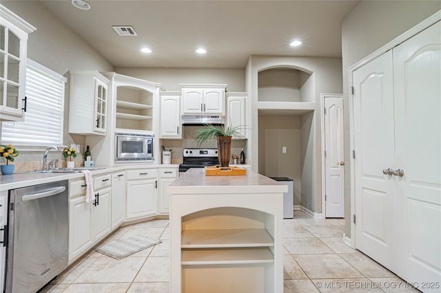 10473 E 143rd Court N, Collinsville, OK 74021