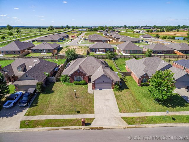 10473 E 143rd Court N, Collinsville, OK 74021