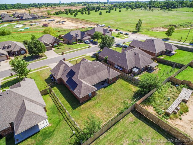 10473 E 143rd Court N, Collinsville, OK 74021